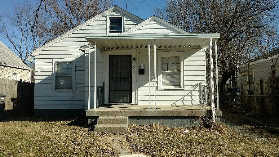 1631 Winfield Ave photo 1