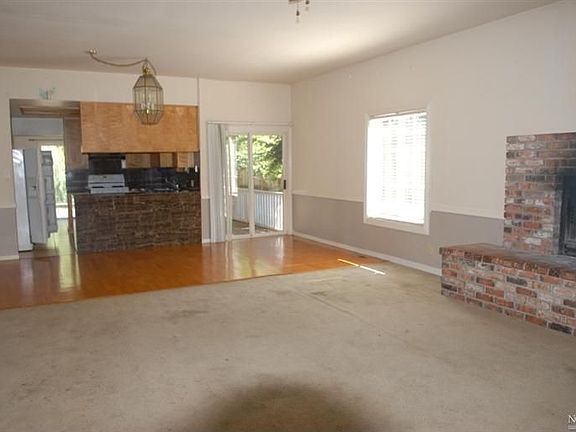 2nd image of 1935 Valencia St