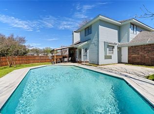 803 Crest Meadow Ln, Mesquite, TX 75181