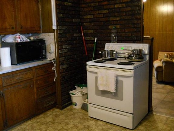 4th image of 1435 NW Ozmun Ave