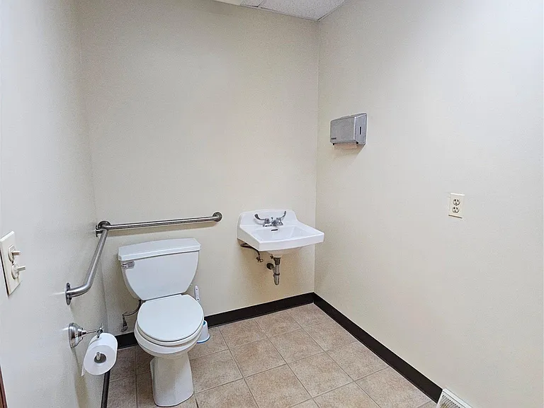 97 Fulton Ave — Photo 10