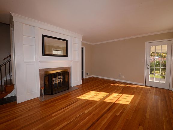 3rd image of 2574 Northwest Blvd