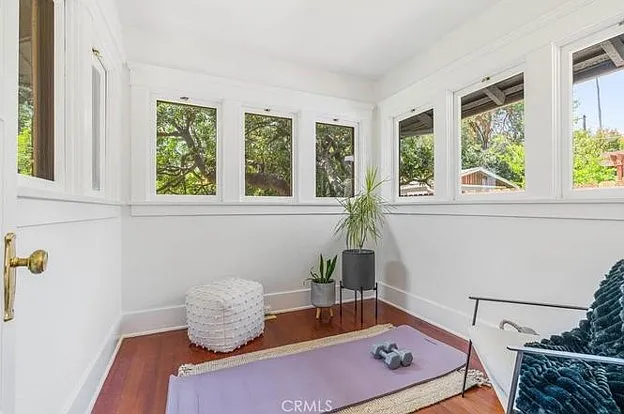 1630 Rose Villa St — Photo 17