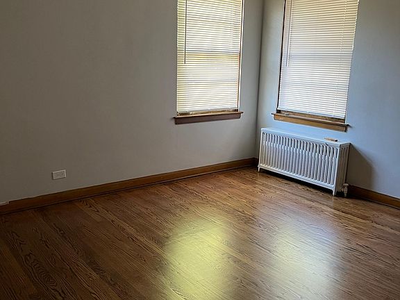4th image of 1800 Clarence Ave