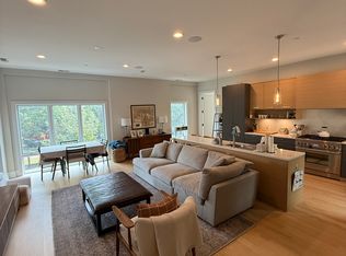 1907 W Schiller St, Chicago, IL 60622