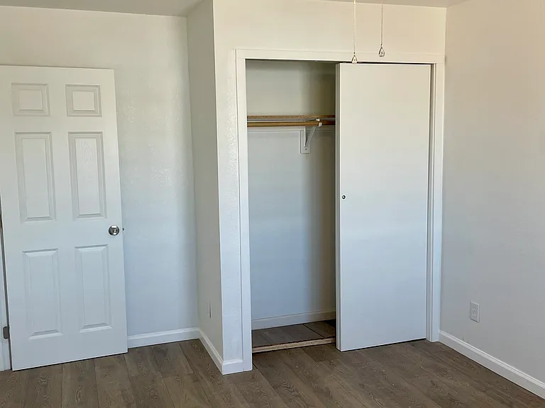 867 Edythe St — Photo 13