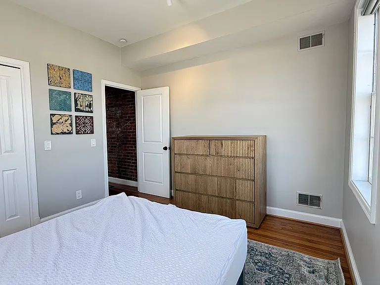 1118 F St NE #3 — Photo 41