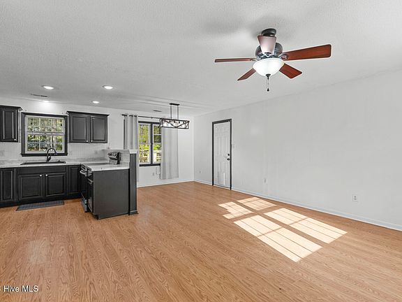 3rd image of 429 Kenwood Drive