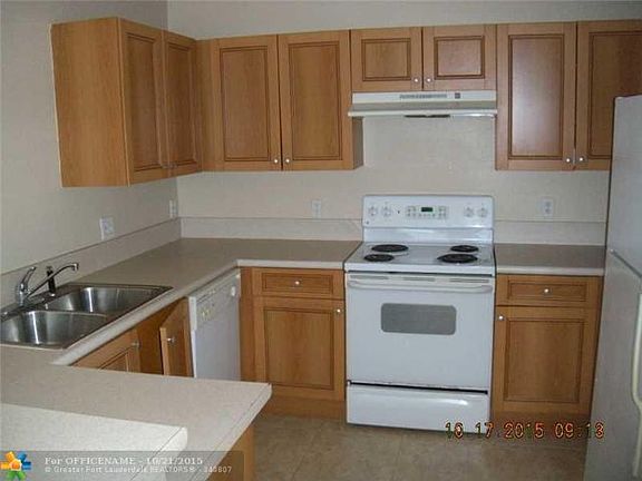 2nd image of 809 Talia Cir #809