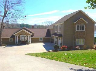 759 Victoria Ln, Hickory, NC 28601