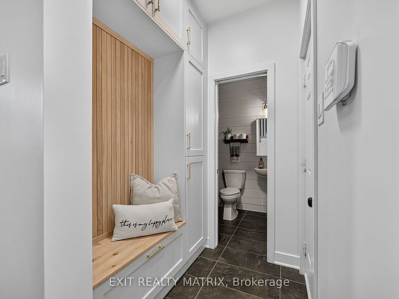 4th image of 157 Longworth Ave