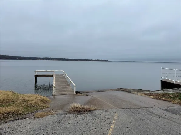 325 Sandy Ave, Streetman, TX 75859