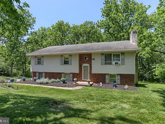 2nd image of 19 Peach St
