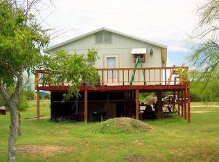 1611 W Saint Louis Ave, Seadrift, TX 77983