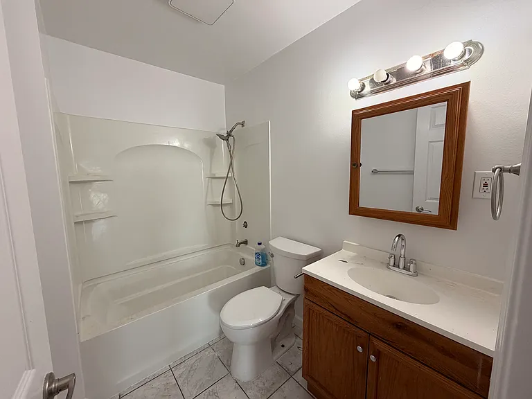 462 Milton Ave #462 — Photo 4