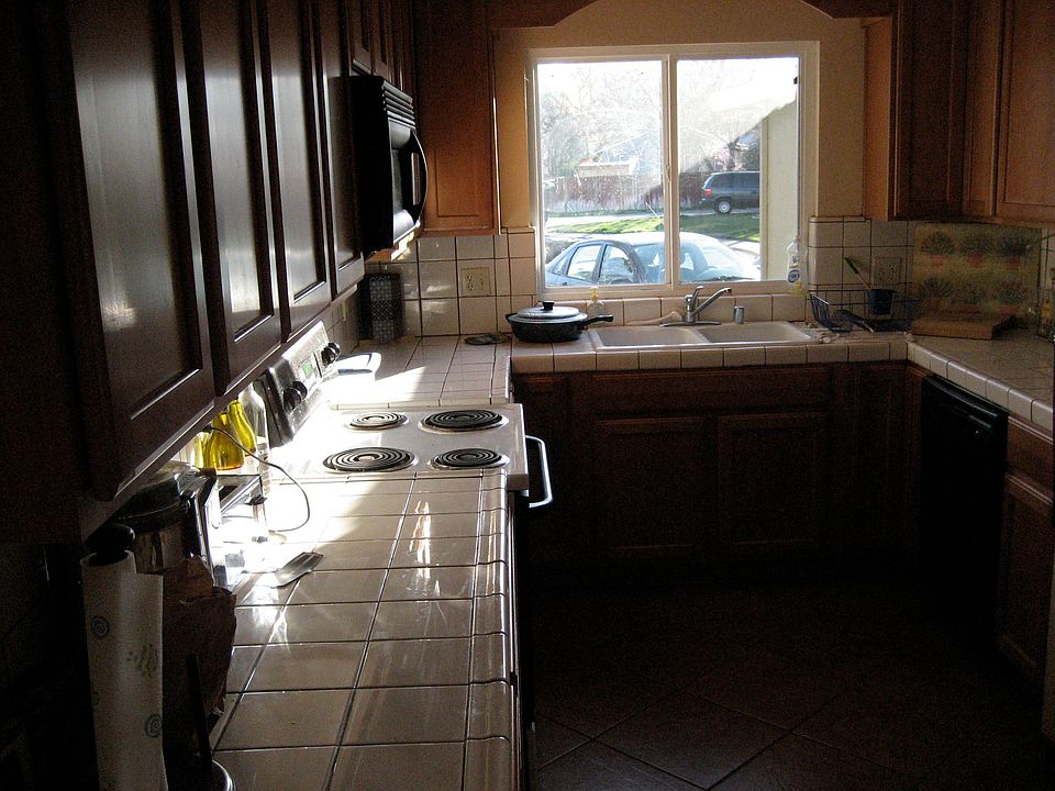 2nd image of 1415 Chestnut Pl Unit A