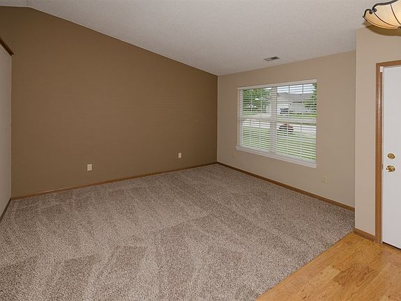 4th image of 10709 Sedgegrass Dr