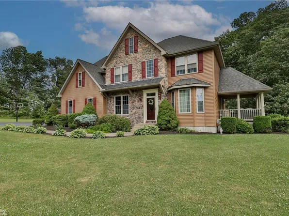 1359 Ridge Rd, Bangor, PA 18013