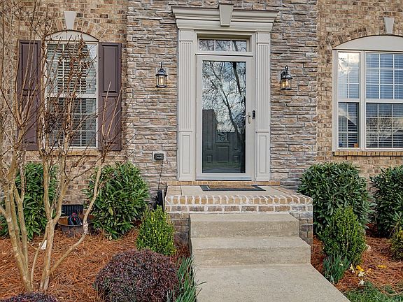 4th image of 1023 Avery Trace Cir