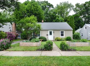 52 Dorking Rd, Rochester, NY 14610