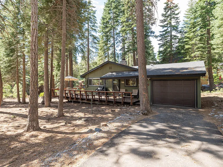 700 Carnelian Cir — Photo 24
