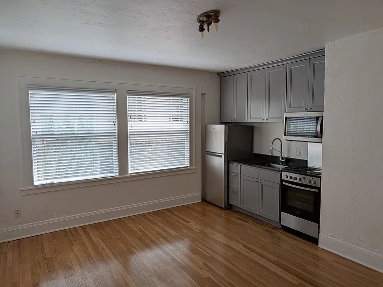 Greenway Apartments — Photo 7