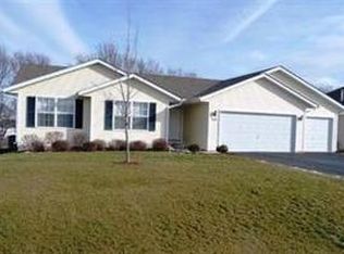 10013 Lismore Rd, Roscoe, IL 61073