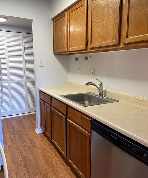 2409 Pond View Dr — Photo 6