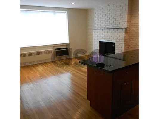 Rented by DSA Realty | media 27