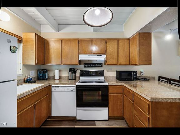 5th image of 801 Northwood Blvd Unit 10