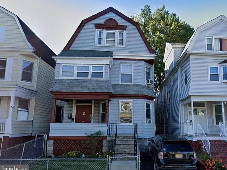 211 N 19th St — Photo 2