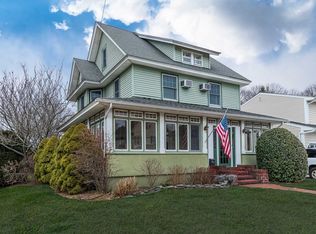 55 Cedar Ave, Rockville Centre, NY 11570