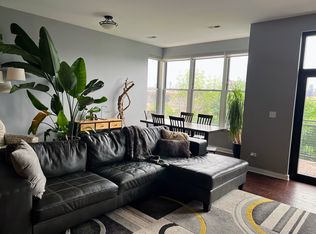 1621 S Halsted St APT 402, Chicago, IL 60608