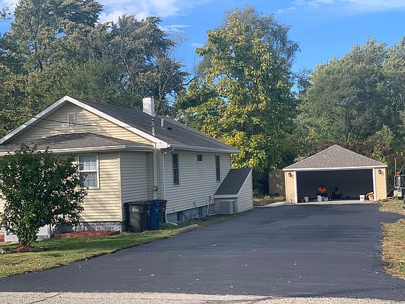Driveway for 10+ cars 