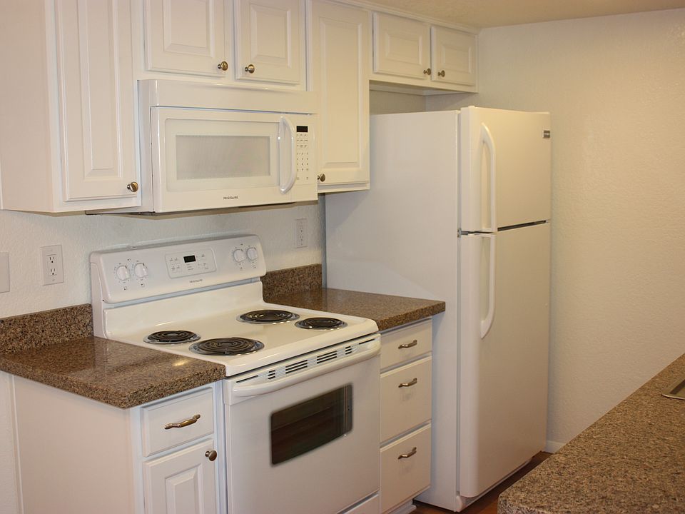 1st image of 5136 E Evergreen St Unit 1039