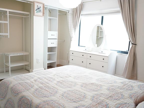 3rd image of 619 Euclid Ave APT 1A