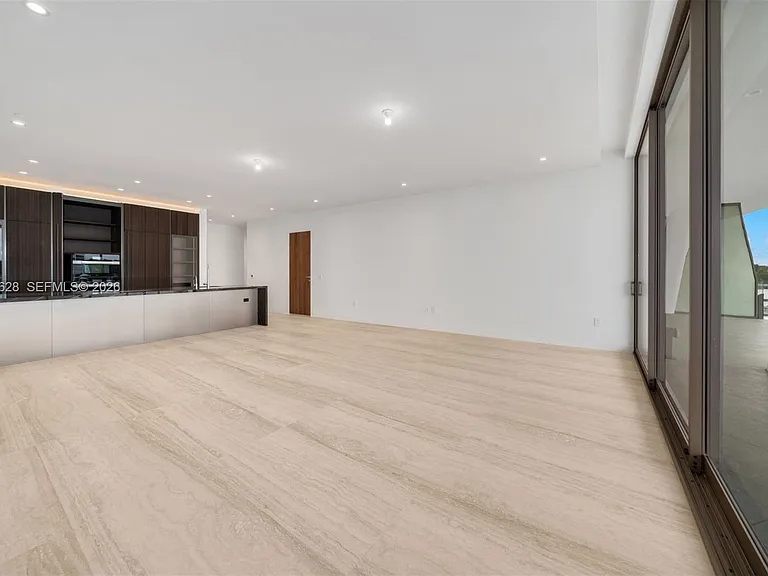 5 Grove Isle Dr #S302 — Photo 10