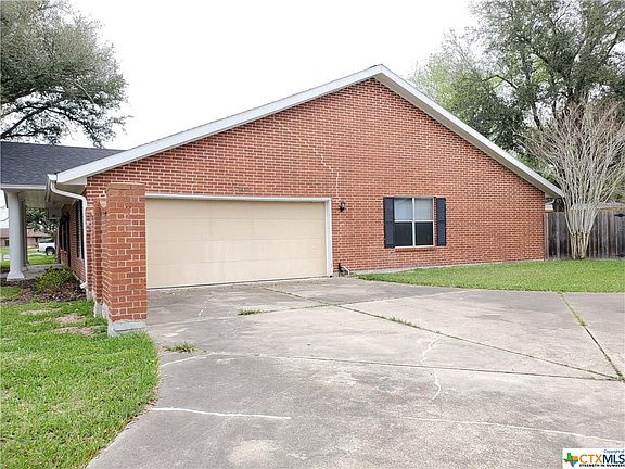 3rd image of 404 Beechwood Dr