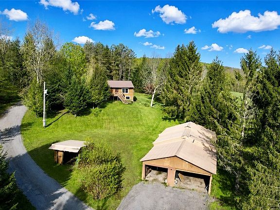 2nd image of 3204 Hardscrabble Rd