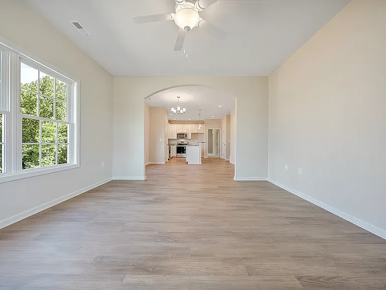 956 Carriage Pkwy — Photo 26