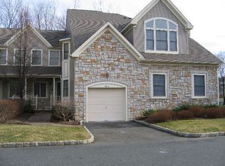 909 Binghampton Ln, Livingston, NJ 07039