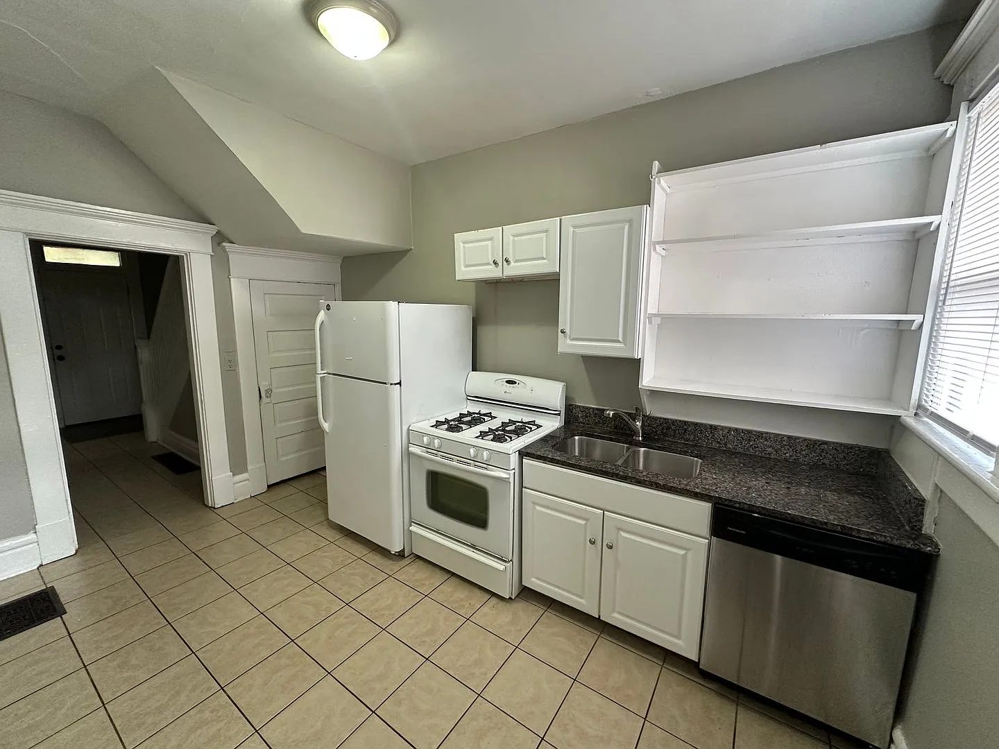 Tuller St 2154-2156 MLR (LH2) — Photo 2