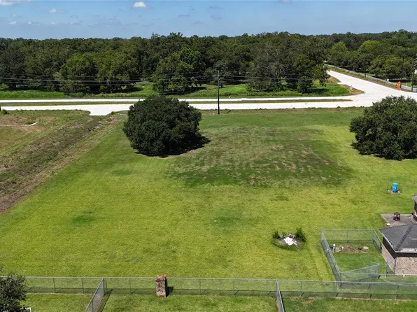 3745 Clayhead Rd, Richmond, TX 77406