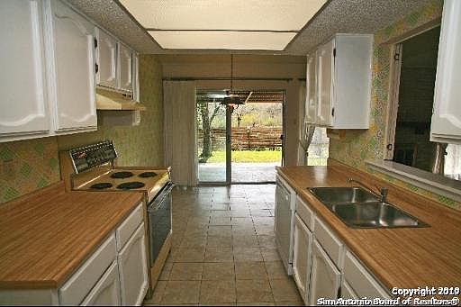 3rd image of 9314 Adams Hill Dr