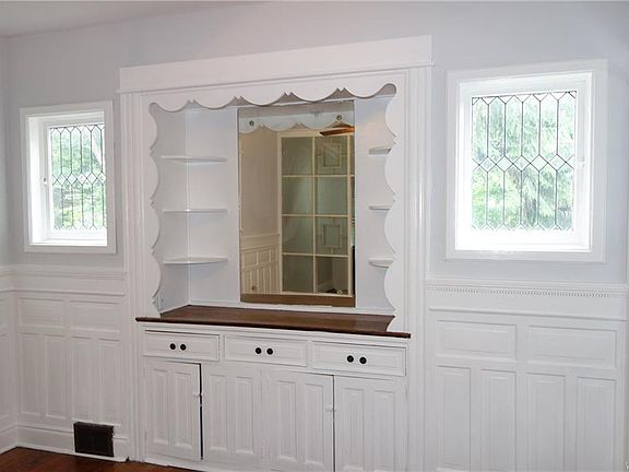 3rd image of 169 Parkside Ave