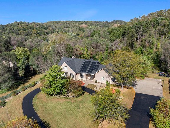 4th image of 2345 S Oak Dr