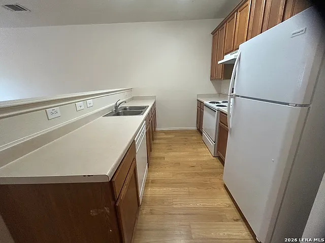 3 bed, 2.5 bath, 1420 sqft, $1,150 — Photo 4