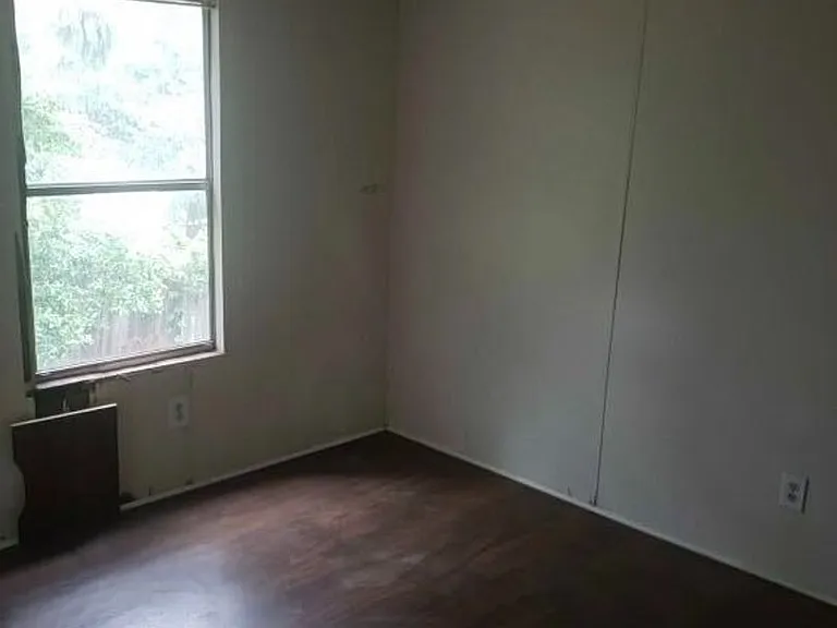 539 Coconut Ct — Photo 3