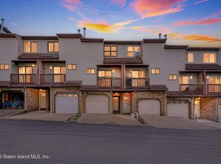24 Eric Ln, Staten Island, NY