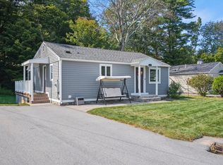 8 Hamilton Dr, Holland, MA 01521